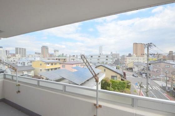 �y���]�z�@