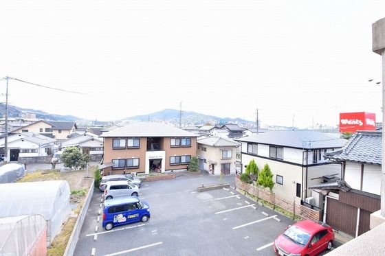 �y���]�z�@