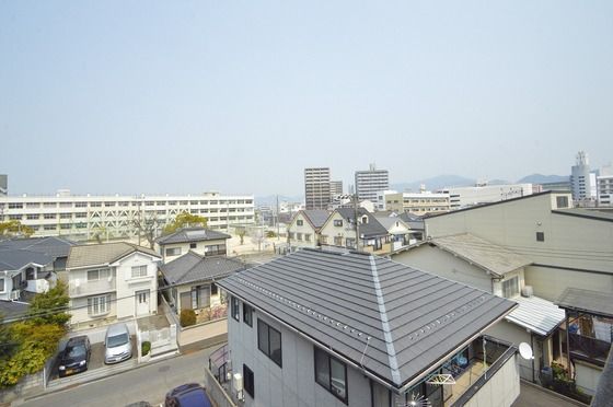 �y���]�z�@