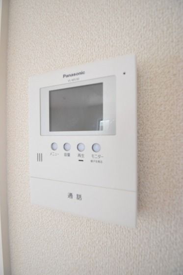 �y�Z�L�����e�B�z�@