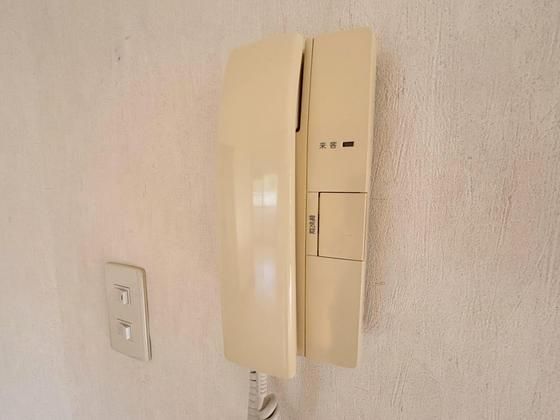 �y�Z�L�����e�B�z�@