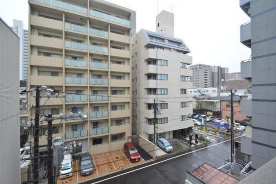 �y���]�z�@�O�ʓ��H�ň������̖������]