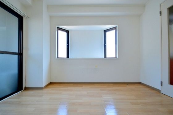 �y�����E���r���O�z�@