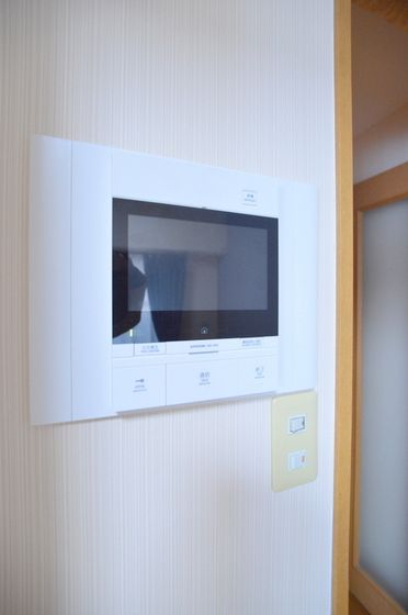 �y�Z�L�����e�B�z�@