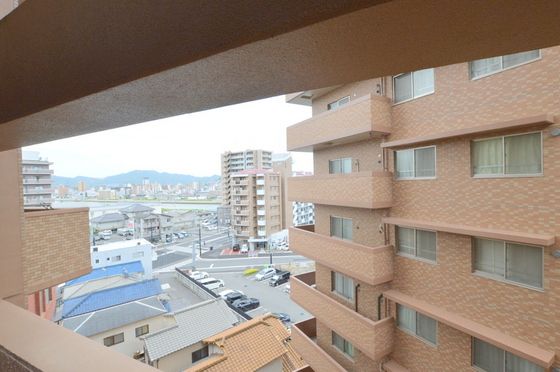 �y���]�z�@