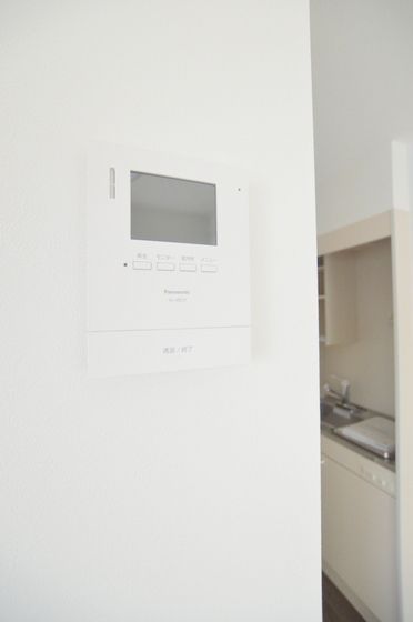 �y�Z�L�����e�B�z�@