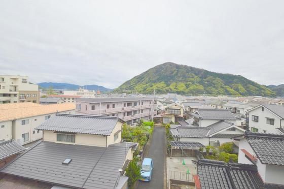 �y���]�z�@