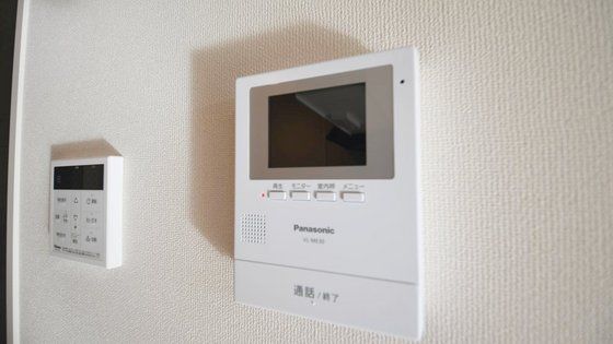 �y�Z�L�����e�B�z�@