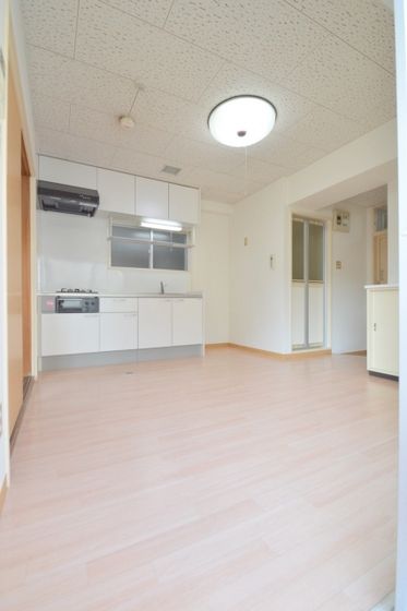 �y�����E���r���O�z�@�c�j�X�y�[�X