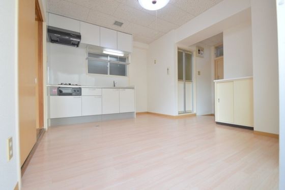 �y�����E���r���O�z�@�P�g�̕��ɂ͏\���Ȃc�j�X�y�[�X��