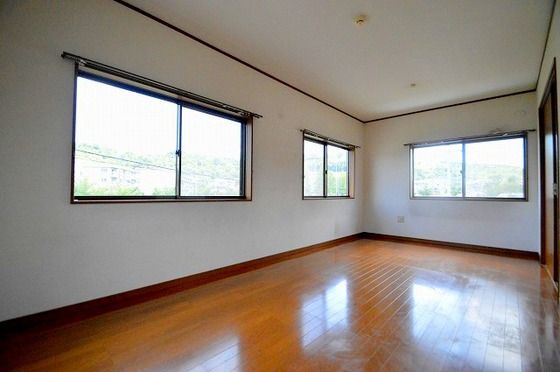 �y���̑������E�X�y�[�X�z�@