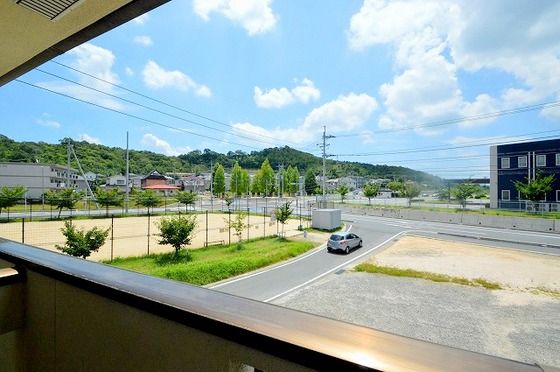 �y���]�z�@