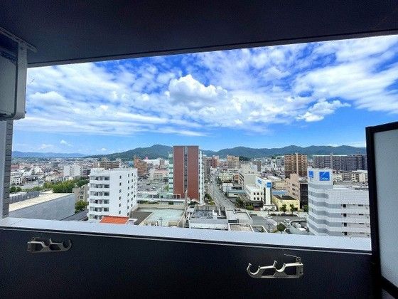 �y���]�z�@