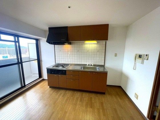 �y�L�b�`���z�@