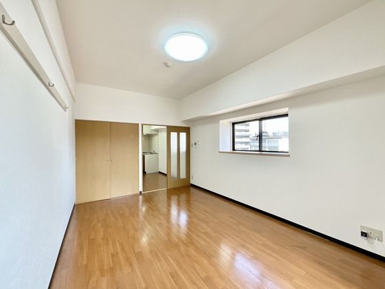 �y�����E���r���O�z�@