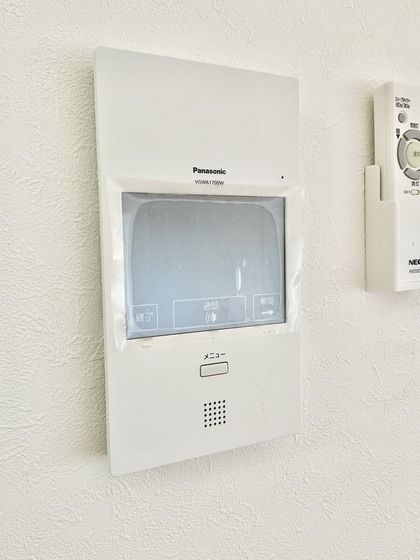 �y�Z�L�����e�B�z�@