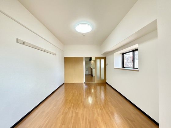 �y�����E���r���O�z�@