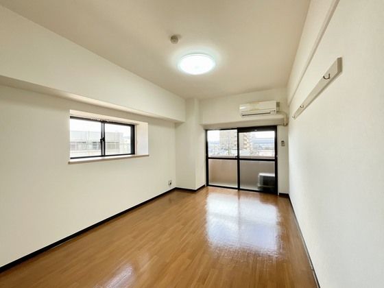 �y�����E���r���O�z�@