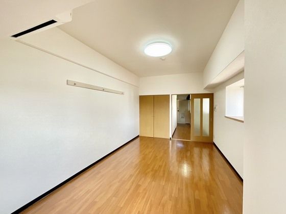 �y�����E���r���O�z�@