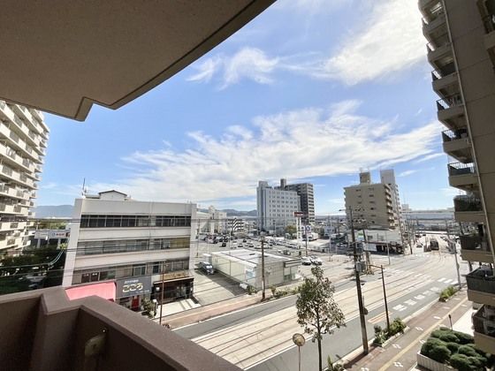 �y���]�z�@