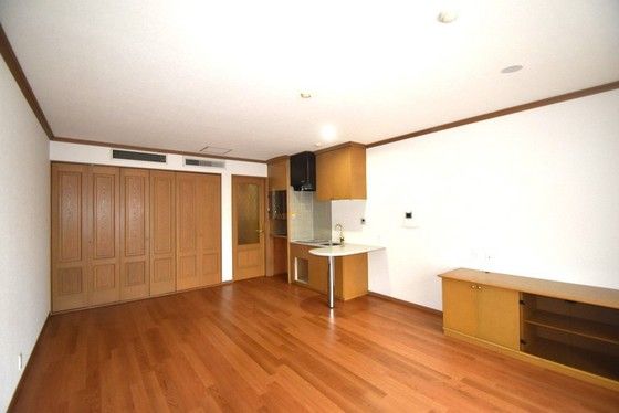 �y�����E���r���O�z�@