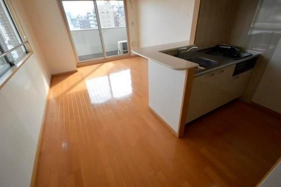 �y�����E���r���O�z�@