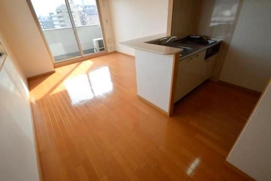 �y�����E���r���O�z�@