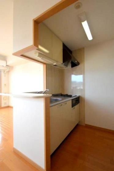 �y�����E���r���O�z�@