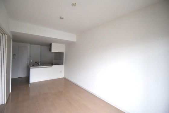 �y�����E���r���O�z�@