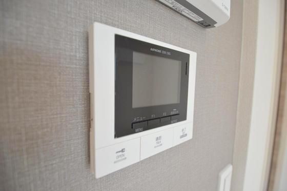 �y�Z�L�����e�B�z�@