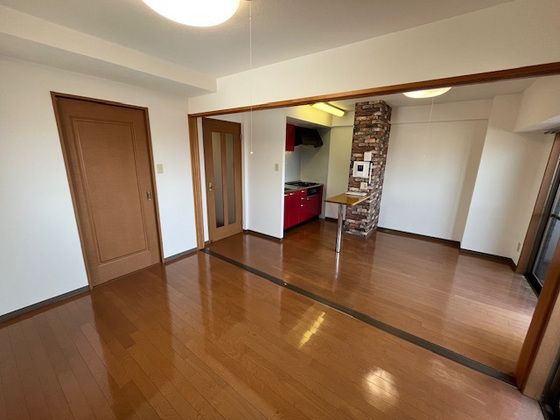 �y�����E���r���O�z�@