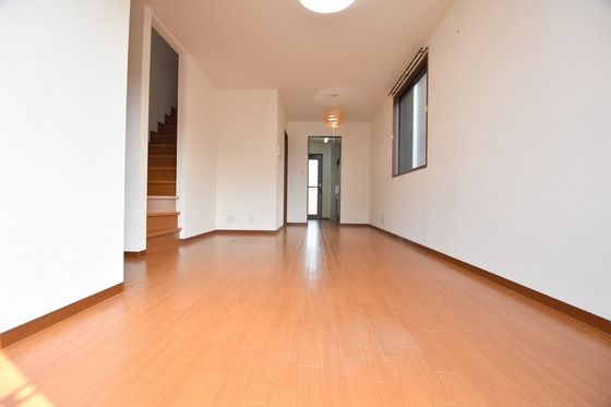 �y�����E���r���O�z�@