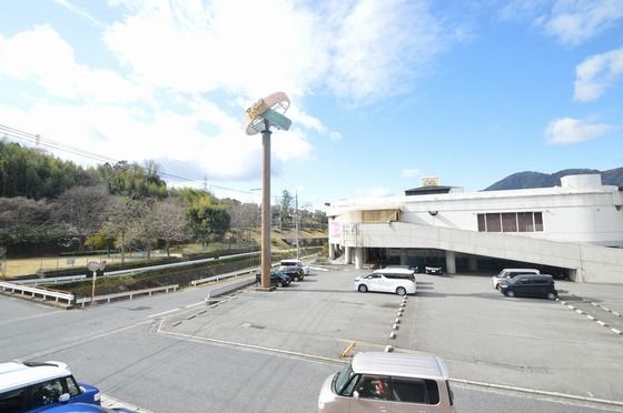 �y���]�z�@