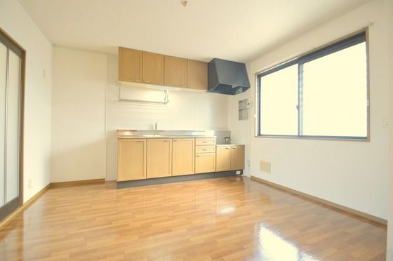 �y�����E���r���O�z�@