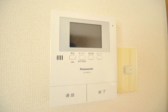 �y�Z�L�����e�B�z�@