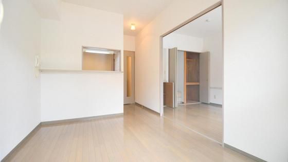 �y�����E���r���O�z�@