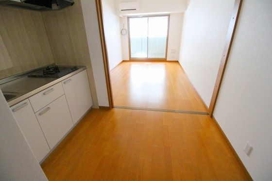 �y���̑������E�X�y�[�X�z�@�_�C�j���O�X�y�[�X