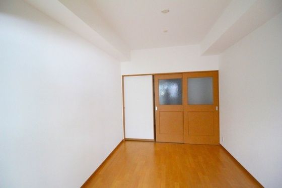 �y�����E���r���O�z�@�m��8.7��