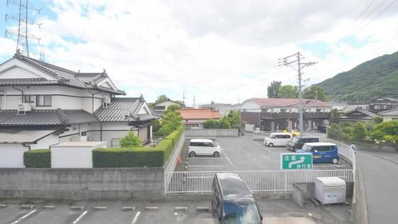 �y���]�z�@