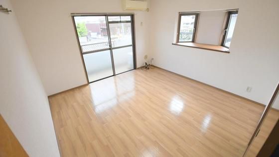 �y�����E���r���O�z�@