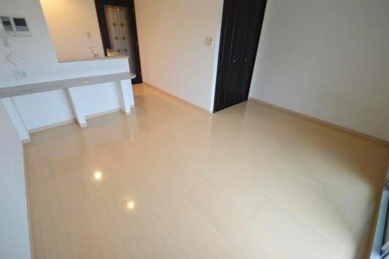 �y�����E���r���O�z�@