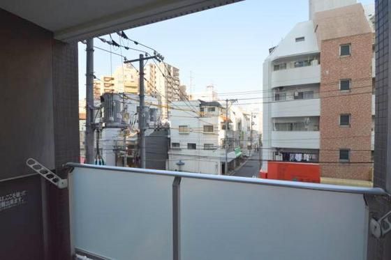 �y���]�z�@