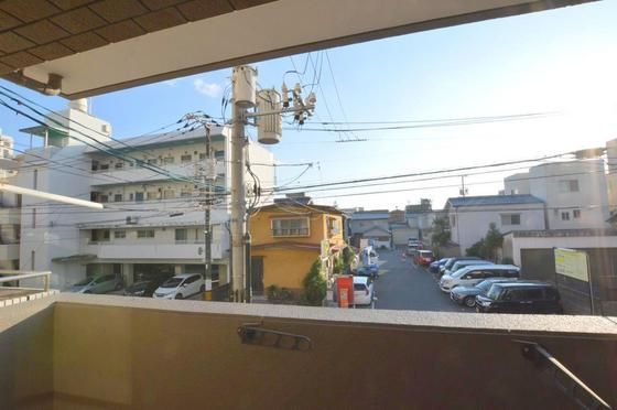 �y���]�z�@