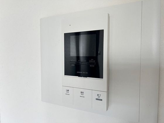 �y�Z�L�����e�B�z�@