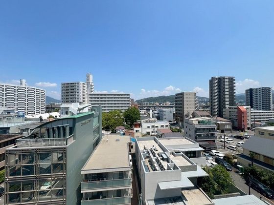 �y���]�z�@