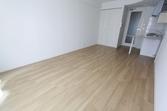 �y�����E���r���O�z�@�m��10���̍L�X���