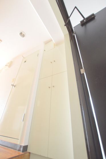 �y���ցz�@���ւɂ͗��T�C�h�ɂ����Ղ�T�C�Y�̃V���[�Y�{�b�N�X�����