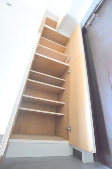 �y���[�z�@���ւɂ͗��T�C�h�ɂ����Ղ�T�C�Y�̃V���[�Y�{�b�N�X�����