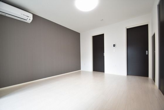 �y�����E���r���O�z�@