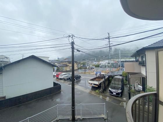 �y���]�z�@